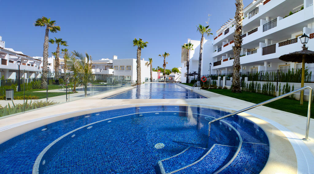Residencial Linnea Sol By Mar Holidays 奥里韦拉 客房 照片
