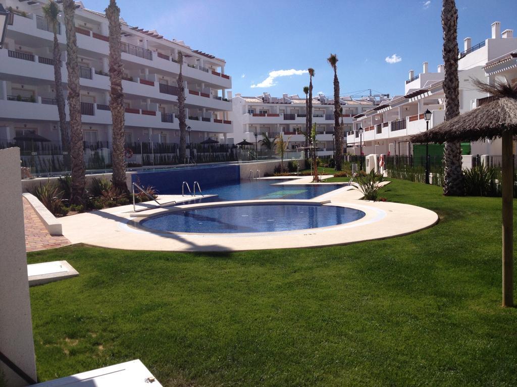Residencial Linnea Sol By Mar Holidays 奥里韦拉 客房 照片